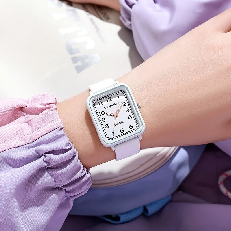 Fashion Rectangle Dial Ladies  - Silicone Band Women recension och pris